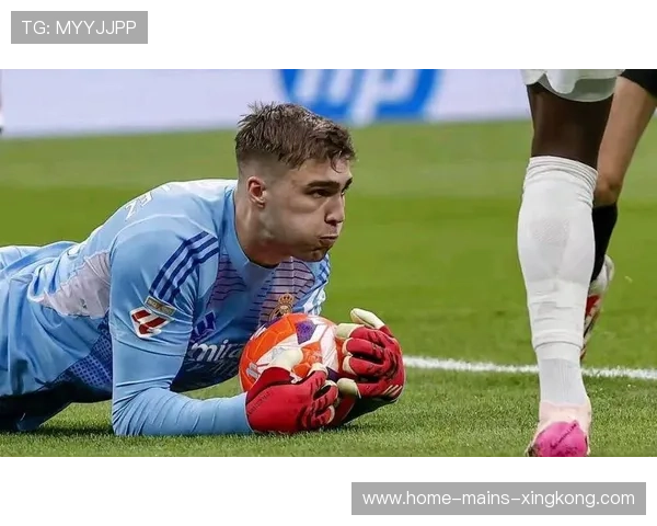 西甲巴萨中路连续渗透,前锋高效终结比赛——激情与智慧的完美结合