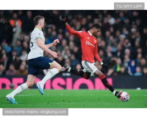 拉什福德禁区内推射稳稳进网