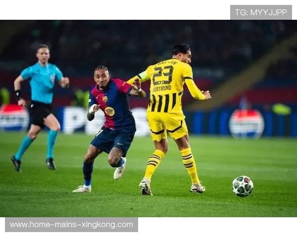 巴萨边路突破后点补射，诺坎普掌声如潮